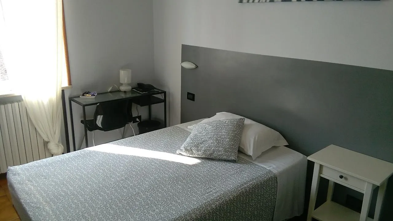 **  La Quercia Hotel con Ristorante San Giovanni in Croce Italia